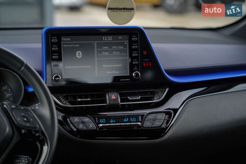 Внедорожник / Кроссовер Toyota C-HR 2019 в Черновцах