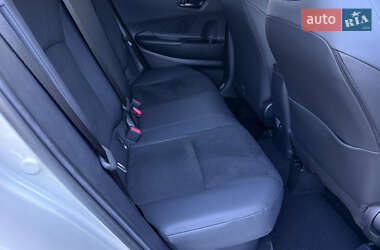 Внедорожник / Кроссовер Toyota C-HR 2023 в 