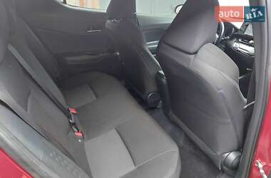Внедорожник / Кроссовер Toyota C-HR 2018 в 