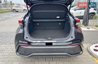 Внедорожник / Кроссовер Toyota C-HR 2023 в 