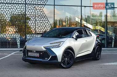 Позашляховик / Кросовер Toyota C-HR 2023 в 