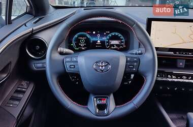 Позашляховик / Кросовер Toyota C-HR 2023 в 