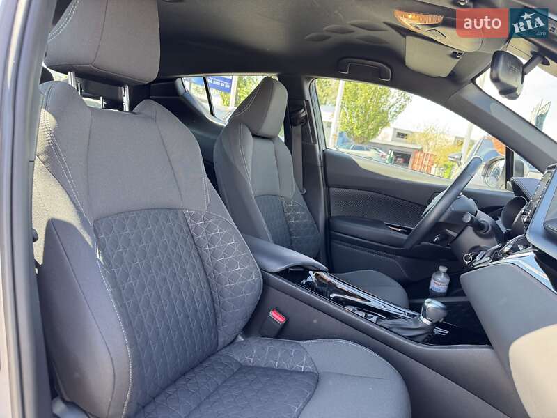 Позашляховик / Кросовер Toyota C-HR 2020 в Києві