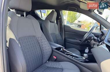 Внедорожник / Кроссовер Toyota C-HR 2020 в 