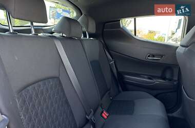 Внедорожник / Кроссовер Toyota C-HR 2020 в 