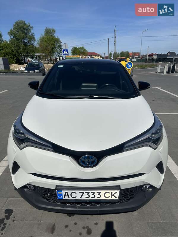 Позашляховик / Кросовер Toyota C-HR 2019 в Луцьку