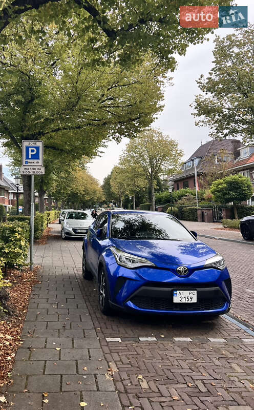 Позашляховик / Кросовер Toyota C-HR 2021 в 