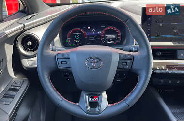 Внедорожник / Кроссовер Toyota C-HR 2023 в 