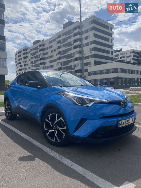 Внедорожник / Кроссовер Toyota C-HR 2018 в Харькове