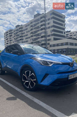 Позашляховик / Кросовер Toyota C-HR 2018 в 