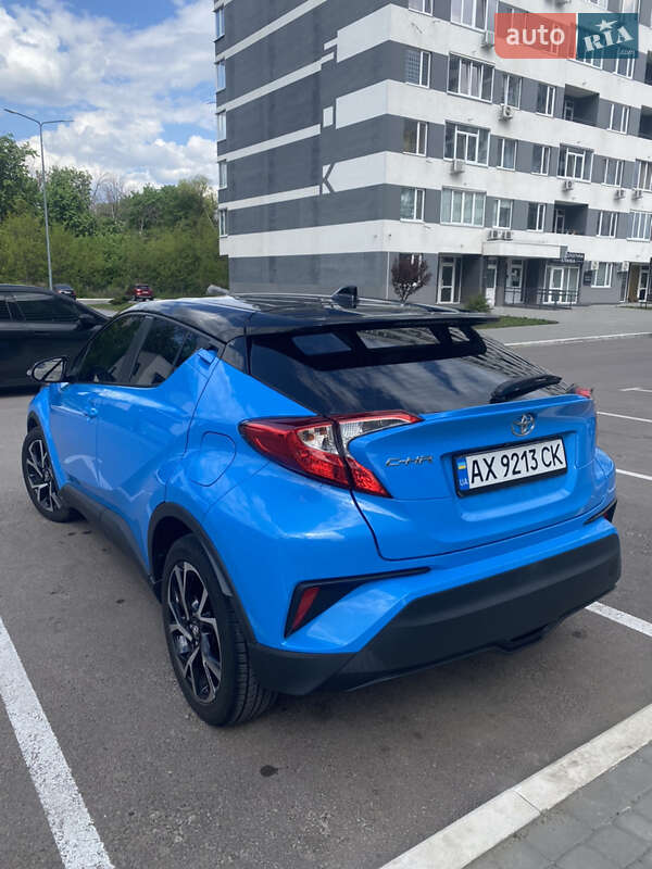Внедорожник / Кроссовер Toyota C-HR 2018 в Харькове