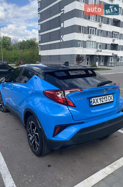 Позашляховик / Кросовер Toyota C-HR 2018 в 