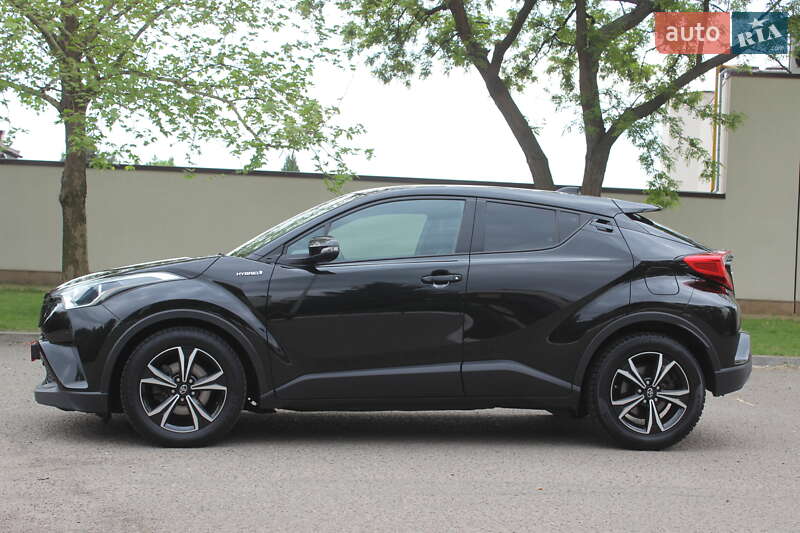 Позашляховик / Кросовер Toyota C-HR 2019 в Дніпрі