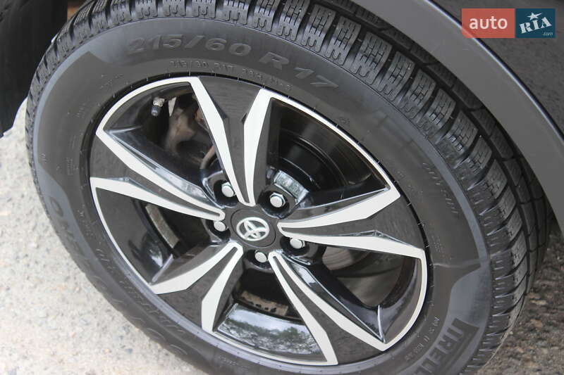 Позашляховик / Кросовер Toyota C-HR 2019 в Дніпрі