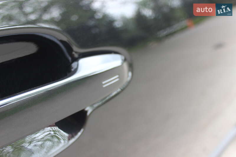 Позашляховик / Кросовер Toyota C-HR 2019 в Дніпрі