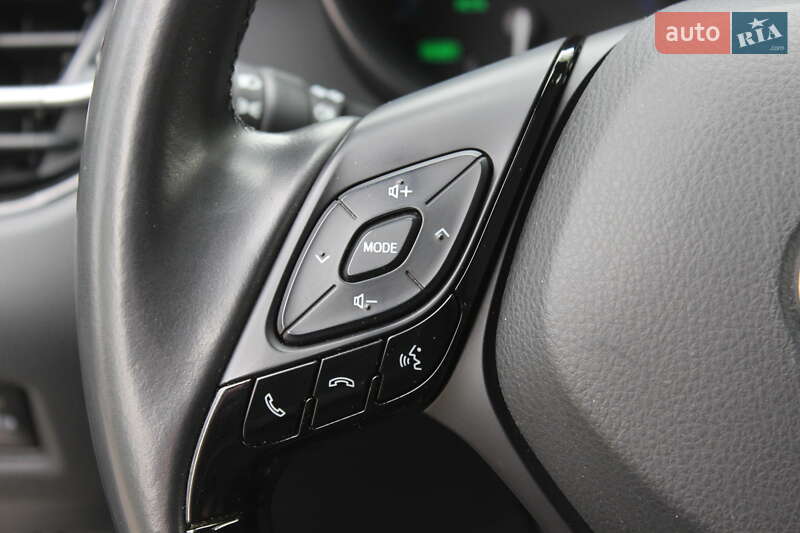 Позашляховик / Кросовер Toyota C-HR 2019 в Дніпрі