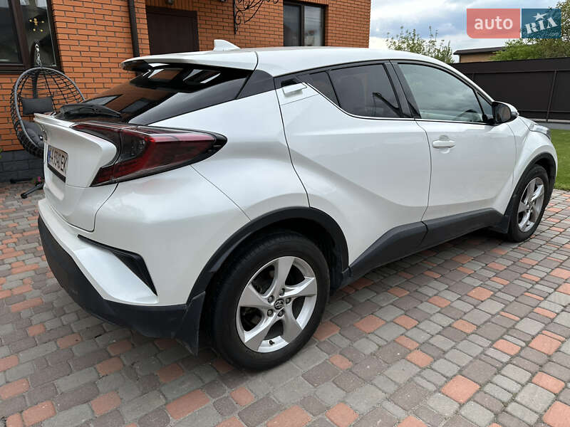 Позашляховик / Кросовер Toyota C-HR 2018 в Києві