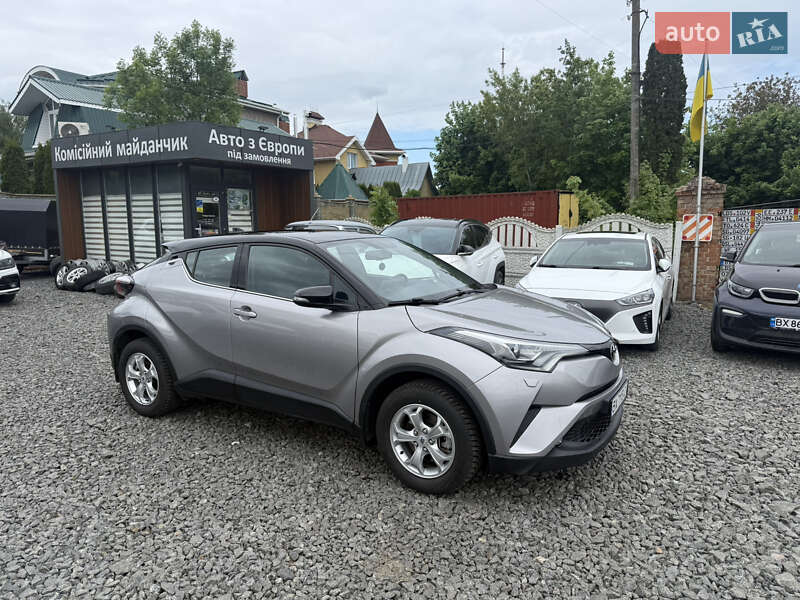 Позашляховик / Кросовер Toyota C-HR 2016 в Хмельницькому