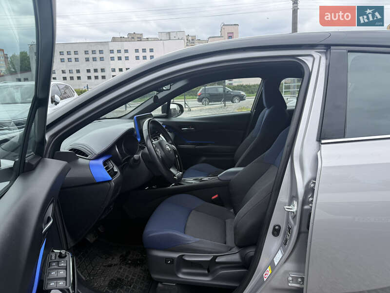 Позашляховик / Кросовер Toyota C-HR 2016 в Хмельницькому