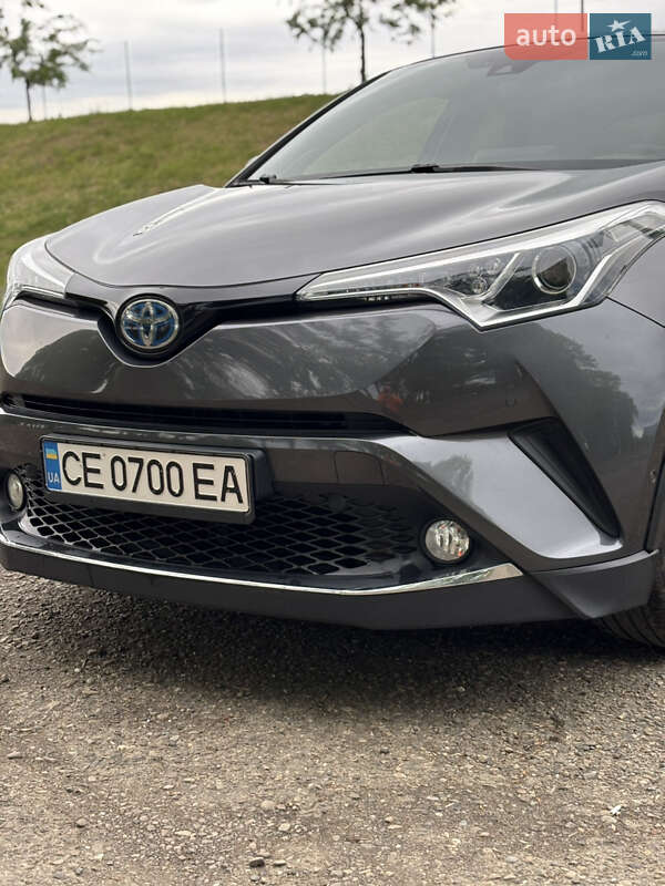 Внедорожник / Кроссовер Toyota C-HR 2016 в Черновцах