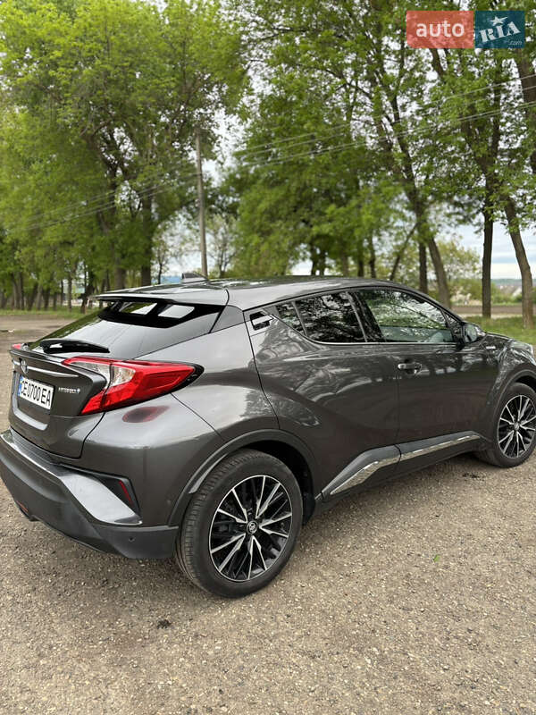 Внедорожник / Кроссовер Toyota C-HR 2016 в Черновцах