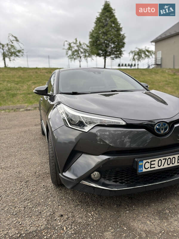 Внедорожник / Кроссовер Toyota C-HR 2016 в Черновцах
