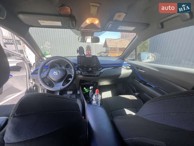 Внедорожник / Кроссовер Toyota C-HR 2020 в Хмельнике