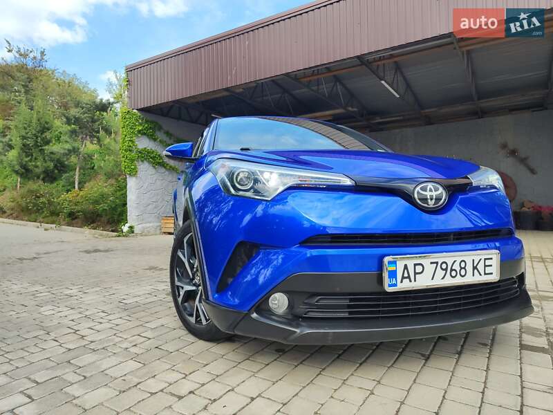 Позашляховик / Кросовер Toyota C-HR 2017 в Запоріжжі