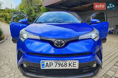 Позашляховик / Кросовер Toyota C-HR 2017 в Дніпрі
