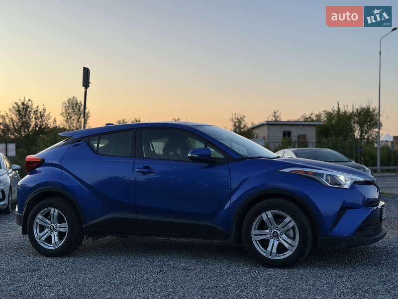 Внедорожник / Кроссовер Toyota C-HR 2019 в Тернополе
