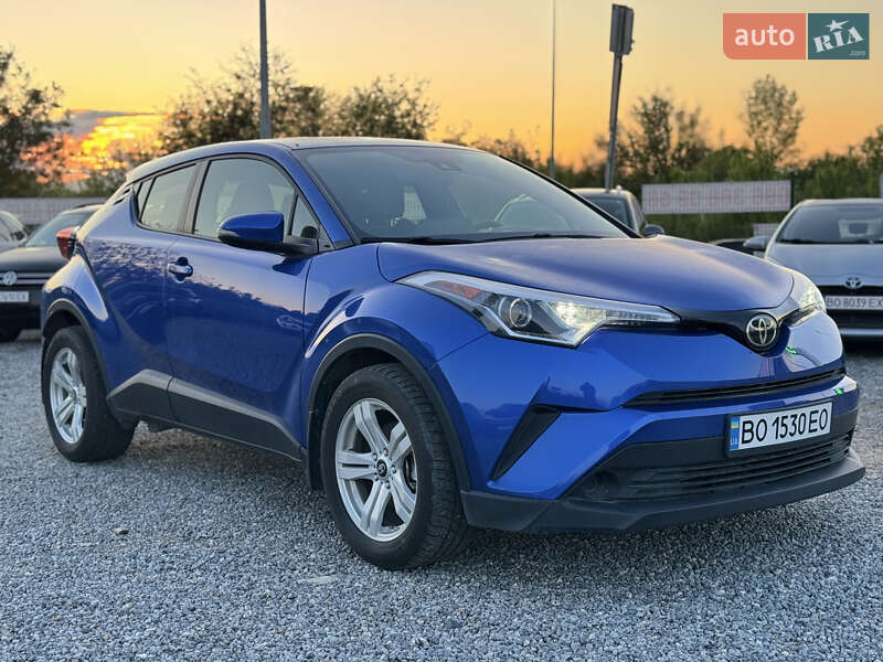 Внедорожник / Кроссовер Toyota C-HR 2019 в Тернополе