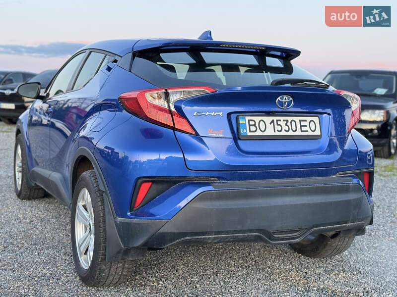 Внедорожник / Кроссовер Toyota C-HR 2019 в Тернополе