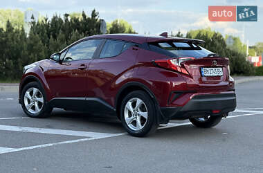 Позашляховик / Кросовер Toyota C-HR 2016 в 