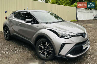 Внедорожник / Кроссовер Toyota C-HR 2021 в Киеве