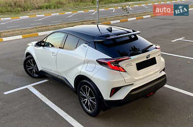 Внедорожник / Кроссовер Toyota C-HR 2019 в 