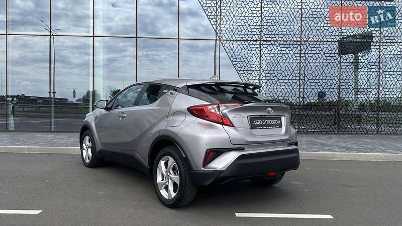 Внедорожник / Кроссовер Toyota C-HR 2019 в Киеве