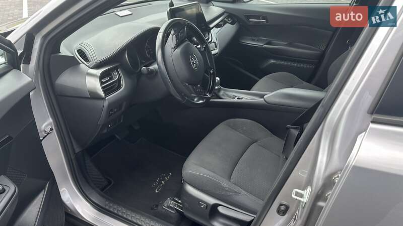 Внедорожник / Кроссовер Toyota C-HR 2019 в Киеве