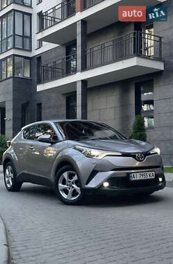 Позашляховик / Кросовер Toyota C-HR 2018 в Броварах