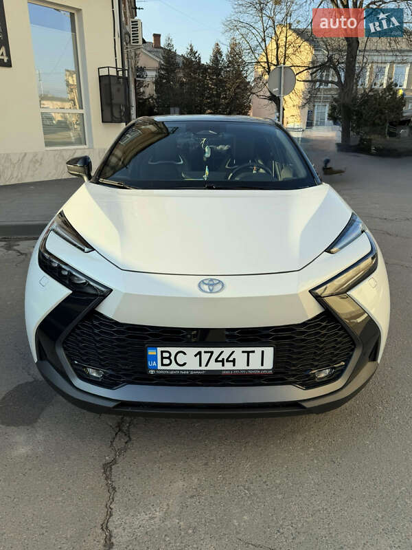Позашляховик / Кросовер Toyota C-HR 2024 в 