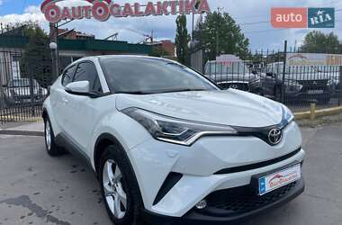 Позашляховик / Кросовер Toyota C-HR 2017 в Миколаєві