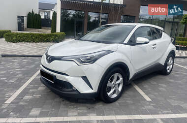 Внедорожник / Кроссовер Toyota C-HR 2018 в Ужгороде