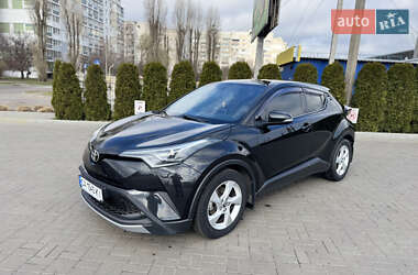 Позашляховик / Кросовер Toyota C-HR 2017 в Черкасах