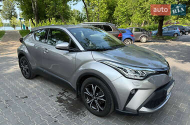 Внедорожник / Кроссовер Toyota C-HR 2021 в 