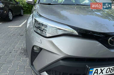 Внедорожник / Кроссовер Toyota C-HR 2021 в 