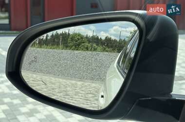 Внедорожник / Кроссовер Toyota C-HR 2018 в 