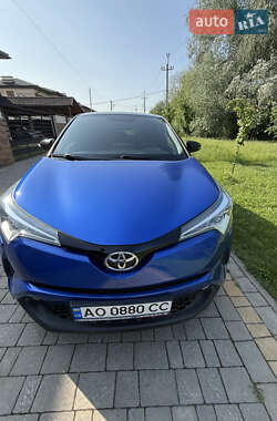 Внедорожник / Кроссовер Toyota C-HR 2019 в 