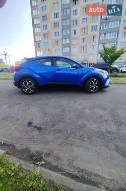 Внедорожник / Кроссовер Toyota C-HR 2018 в 