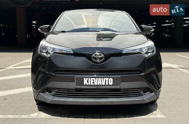 Позашляховик / Кросовер Toyota C-HR 2018 в 