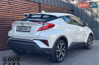 Внедорожник / Кроссовер Toyota C-HR 2019 в 