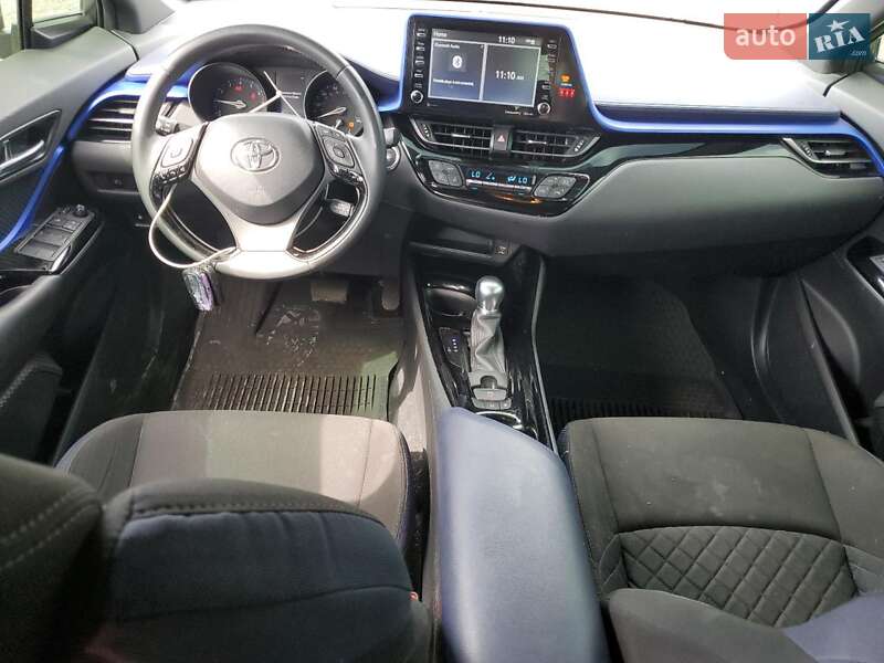 Внедорожник / Кроссовер Toyota C-HR 2021 в Хмельницком